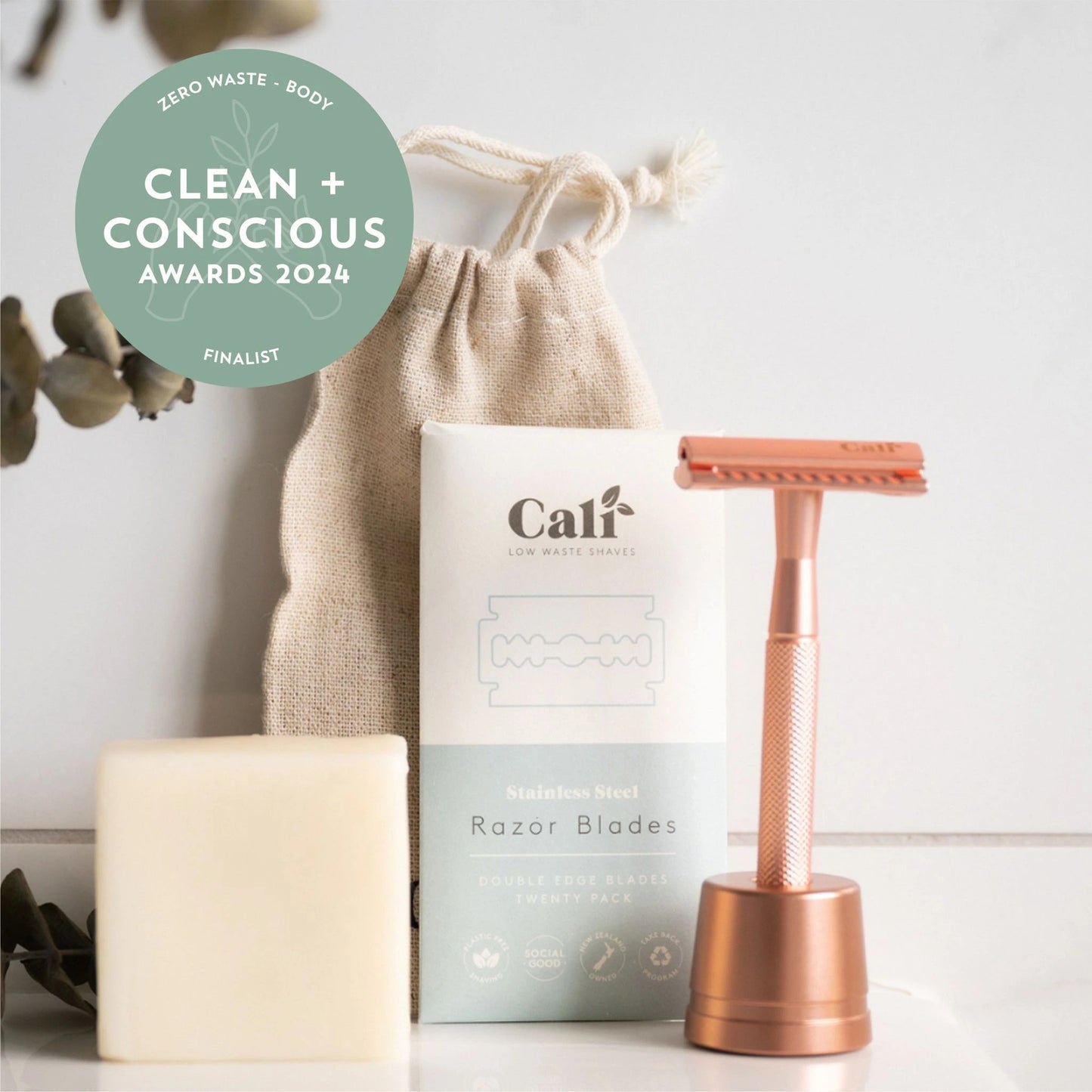CaliWoods Sustainable Shave Kit with copper safety razor, stainless steel blades, natural soap bar and storage pouch – zero waste shaving NZ finalist Clean + Conscious Awards