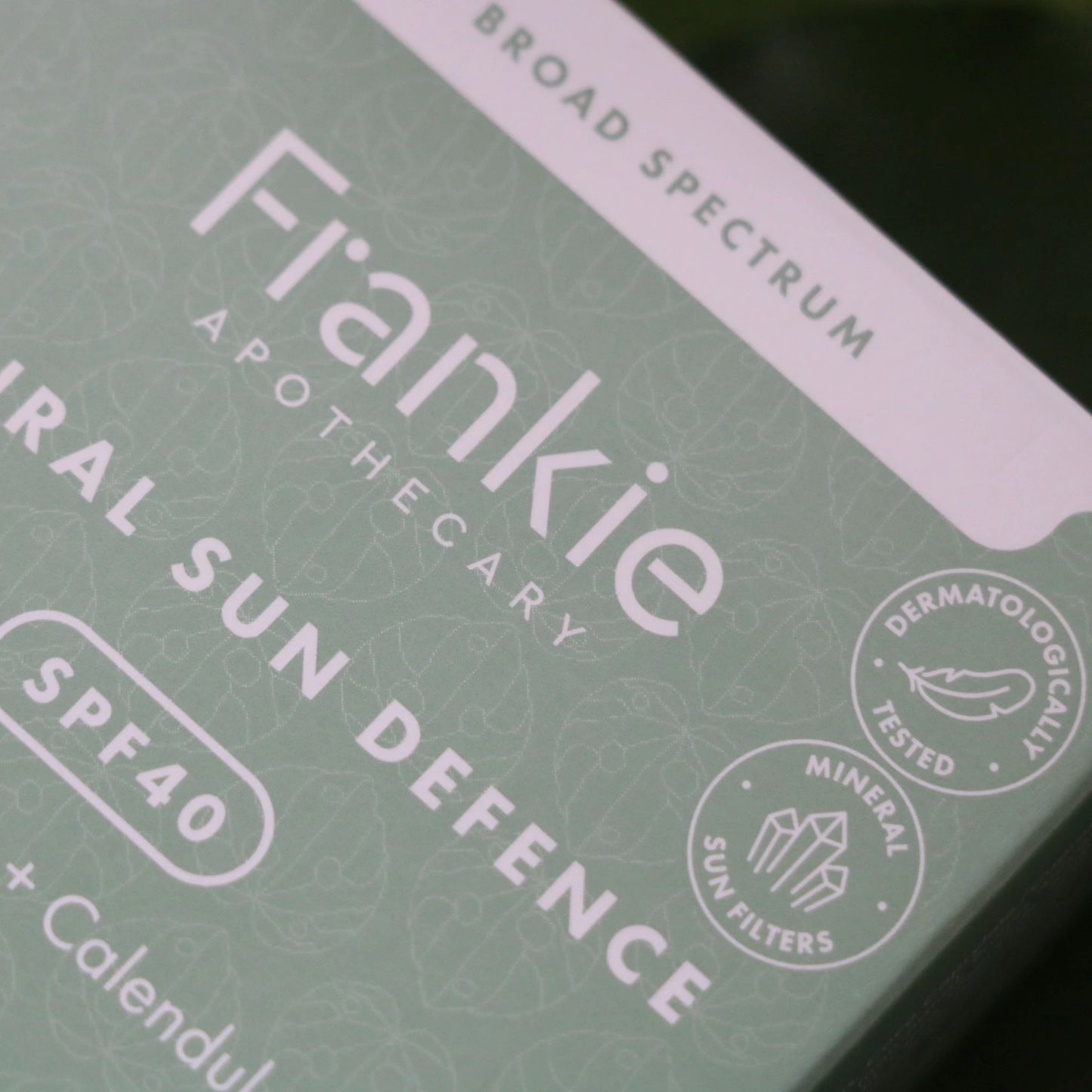 Frankie Apothecary Natural Sun Defence SPF40 label – dermatologically tested, mineral sun filter formula with Kawakawa