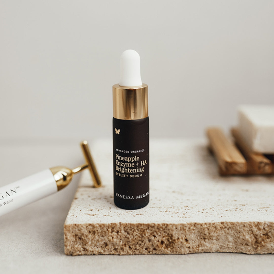 アンナ　BHエッセンス Vanessa Megan Pineapple Enzyme + HA Eye Serum – Intentionally Natural